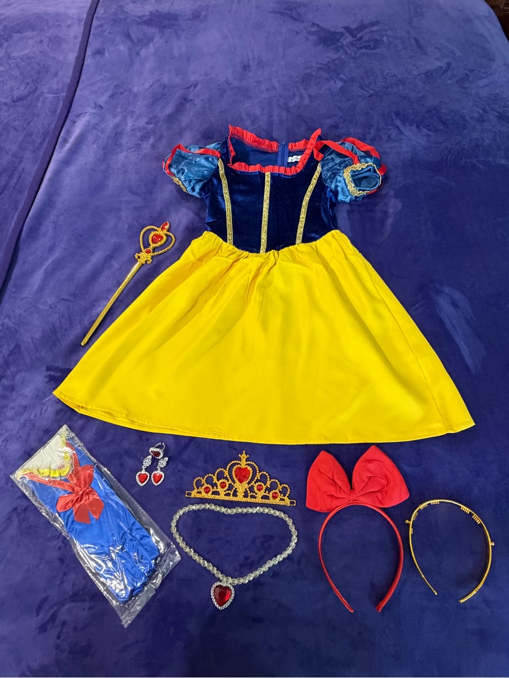 Girls Snow White Princess Costume Dress with Accessories Size S